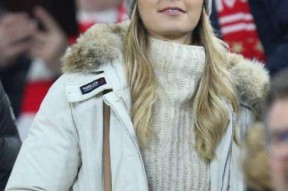 包含清晨布莱顿调整名单以备德国杯；扳平良机环节打磨；更衣室稳定；控场能力受关注的词条-云游